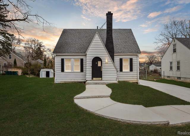 Property at 224 N Hewitt Rd, Ypsilanti, MI 48197, 4 beds, 1.5 baths