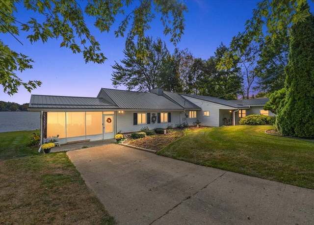 Property at 426 Peninsula Dr, Columbiaville, MI 48421, 3 beds, 1.5 baths
