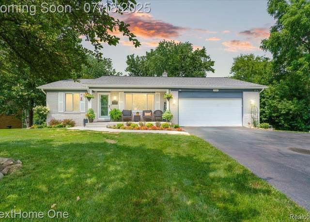 Property at 950 Intervale Dr, Highland, MI 48357, 3 beds, 2.5 baths