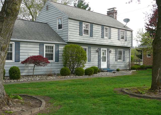 Property at 466 Salem Dr, Jonesville, MI 49250, 3 beds, 1.5 baths