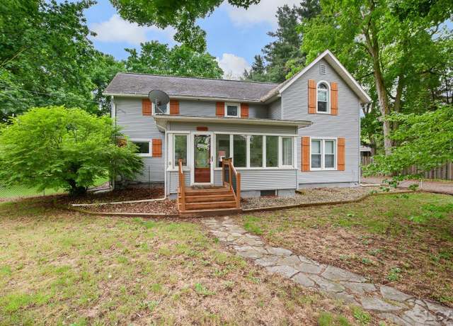 Property at 2803 Spielman Rd, Adrian, MI 49221, 4 beds, 3 baths