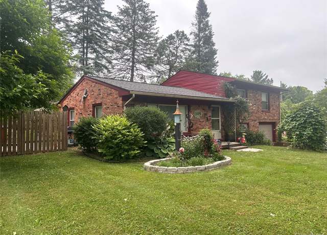 Property at 305 Goldengate St, Lake Orion, MI 48362, 3 beds, 1 bath