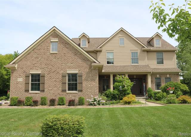 Property at 26998 Hampstead Blvd, Farmington Hills, MI 48331, 4 beds, 2.5 baths