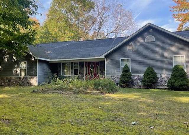 Property at 10303 Belding Rd NE, Rockford, MI 49341, 4 beds, 3.5 baths
