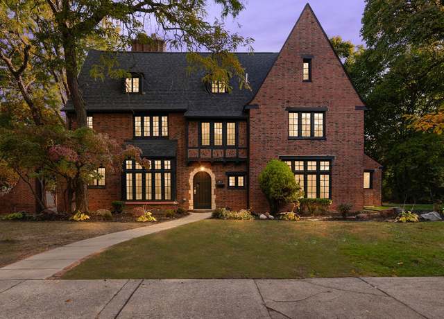 Property at 360 Lodge Dr, Detroit, MI 48214, 6 beds, 4.5 baths
