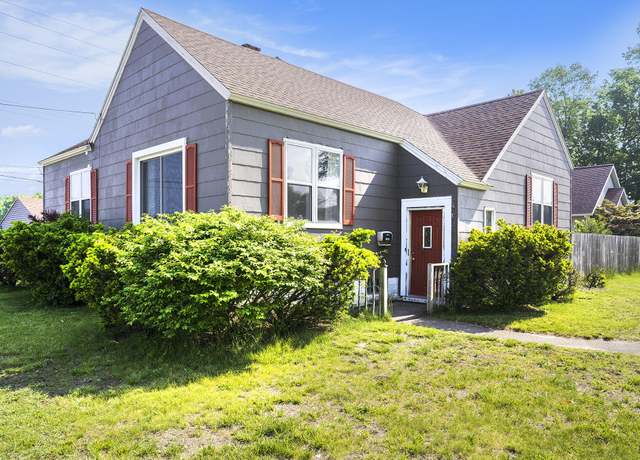 Property at 1386 W Broadway Ave, Muskegon, MI 49441, 2 beds, 1 bath