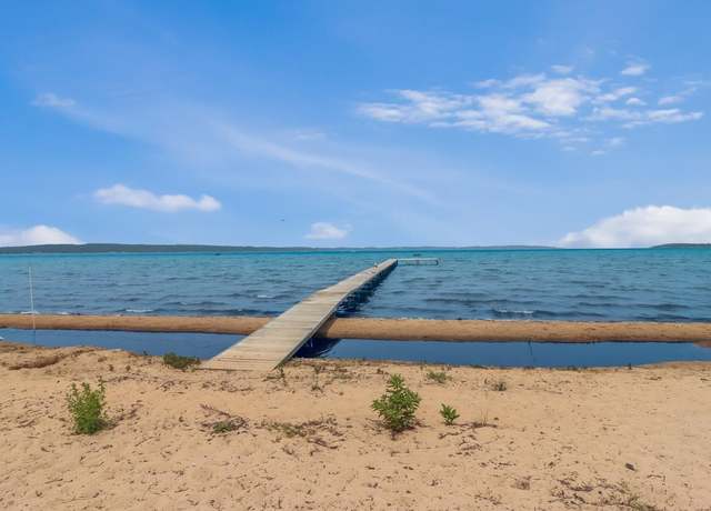 Property at 2175 N Us-31 N, Traverse City, MI 49686, 6 beds, 4 baths