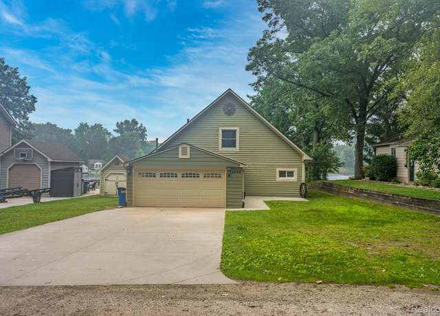 Property at 2624 Lynch Dr, Highland, MI 48357, 3 beds, 2 baths