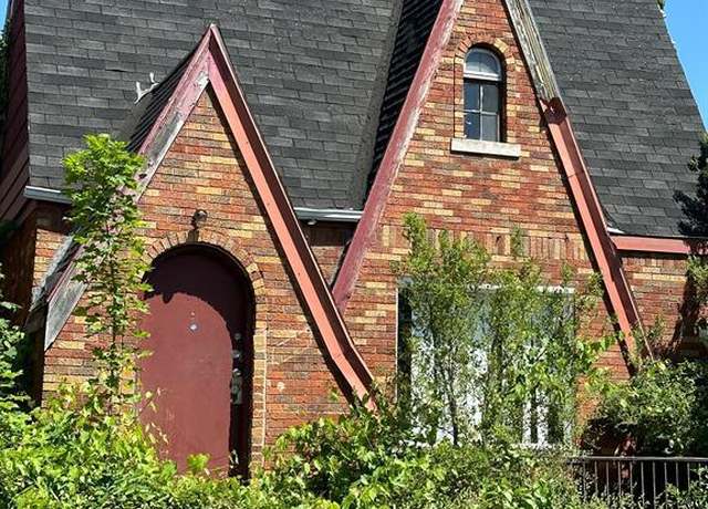 Property at 15014 Pinehurst St, Detroit, MI 48238, 4 beds, 1.5 baths
