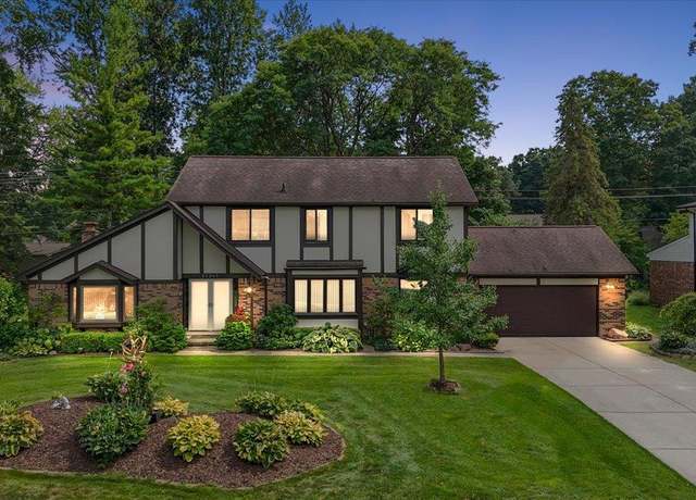 Property at 35245 Glengary Cir, Farmington Hills, MI 48331, 4 beds, 2.5 baths