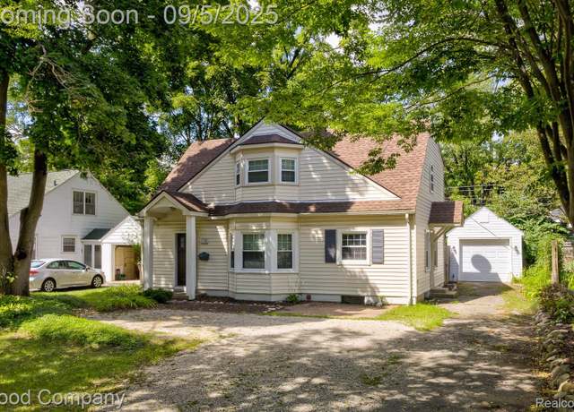 Property at 1305 E Stadium Blvd, Ann Arbor, MI 48104, 4 beds, 2 baths