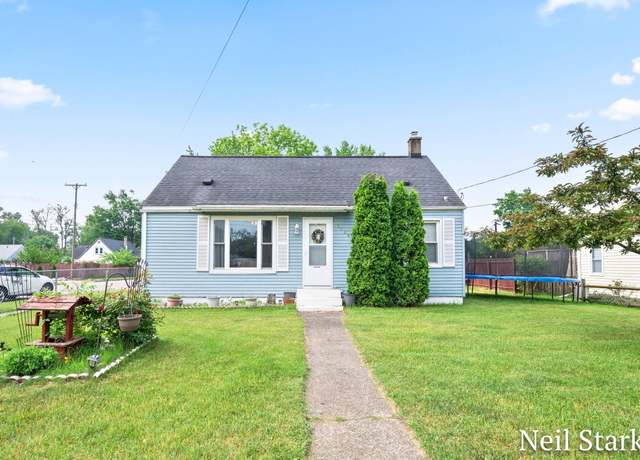 Property at 1004 34th St SW, Wyoming, MI 49509, 3 beds, 2 baths