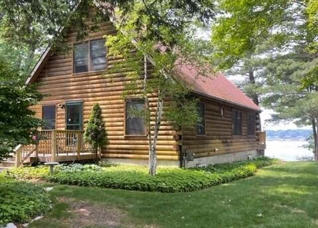 Property at 71 Hubbard Woods Rd, Muskegon, MI 49442, 4 beds, 3 baths