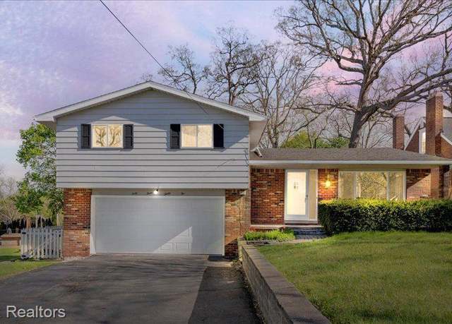 Property at 4332 Lanette Dr, Waterford, MI 48328, 3 beds, 1.5 baths