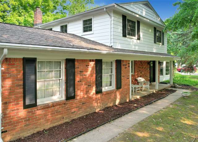 Property at 4301 Macqueen Dr, Rochester Hills, MI 48323, 5 beds, 2.5 baths