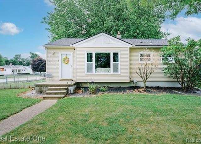 Property at 17356 Eastland St, Roseville, MI 48066, 3 beds, 1.5 baths
