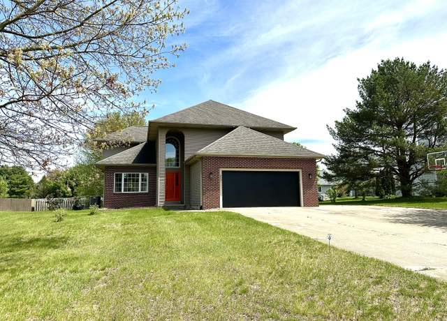 Property at 8321 Leelanau St, Kalamazoo, MI 49009, 4 beds, 2.5 baths