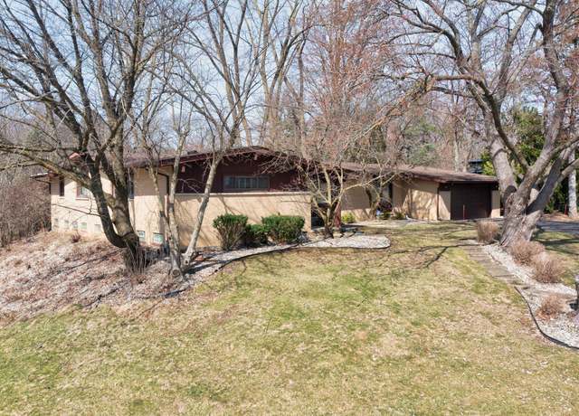 Property at 31017 Carriage Hill Rd, Farmington Hills, MI 48331, 4 beds, 3.5 baths