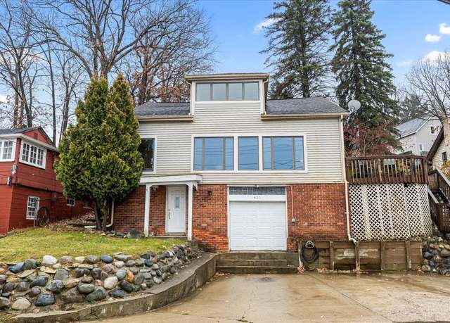 Property at 423 Heights Rd, Lake Orion, MI 48362, 3 beds, 2.5 baths