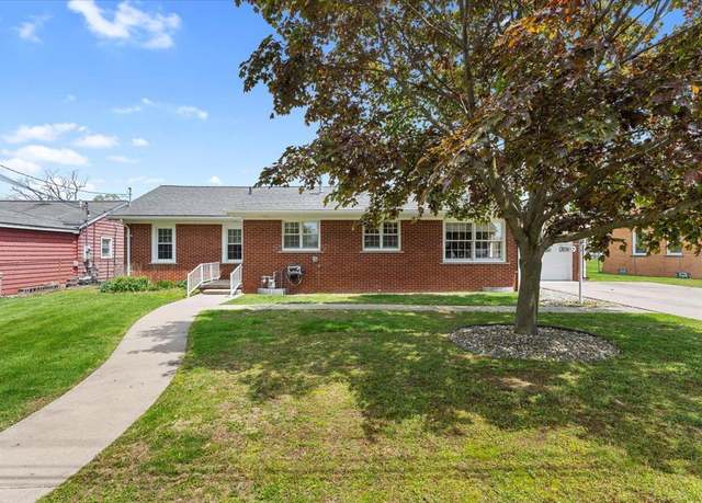 Property at 30617 Young Dr, Gibraltar, MI 48173, 3 beds, 2 baths