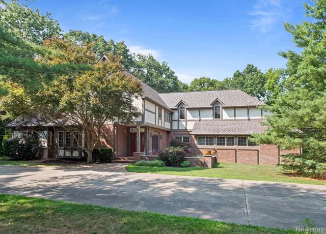 Property at 4759 Cecelia Ann Ave, Clarkston, MI 48346, 5 beds, 3.5 baths