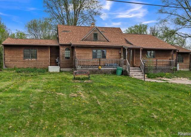 Property at 6456 W Court St, Flint, MI 48532, 3 beds, 3.5 baths