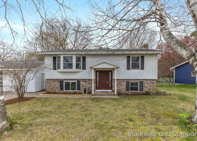 Property at 9815 Myers Lake Ave NE, Rockford, MI 49341, 4 beds, 2 baths