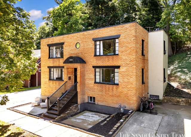 Property at 214 Clinton Ave, Grand Haven, MI 49417, 4 beds, 4 baths