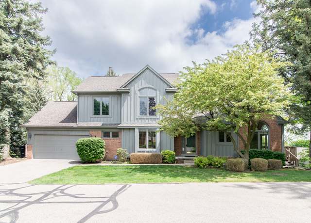 Property at 28262 Burton Ln, Farmington Hills, MI 48331, 4 beds, 3.5 baths