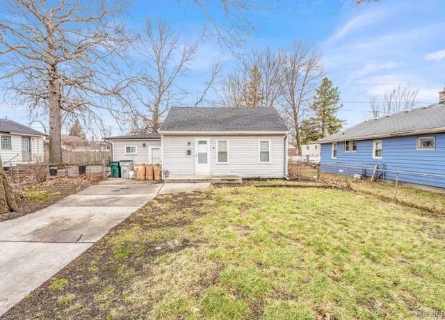 Property at 326 W Granet Ave, Hazel Park, MI 48030, 3 beds, 1 bath
