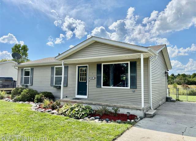 Property at 1097 Quain Ln, Port Huron, MI 48060, 3 beds, 1.5 baths