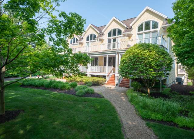 Property at 10571 Pinecone Trl, South Haven, MI 49090, 3 beds, 2.5 baths