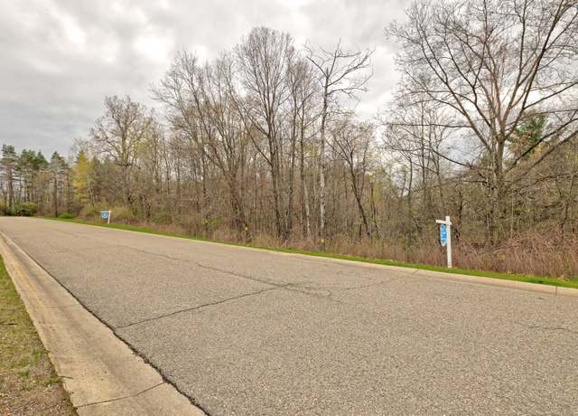 Property at 207 Astor Knolls Dr, Ortonville, MI 48462