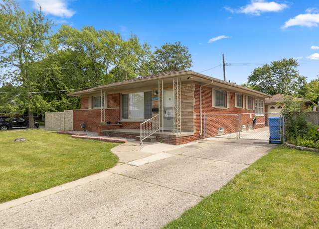 Property at 8043 Kinmore St, Dearborn Heights, MI 48127, 3 beds, 2.5 baths