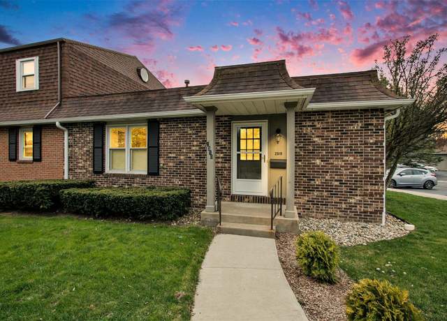 Property at 2510 Stratford Dr, St Joseph, MI 49085, 2 beds, 2.5 baths