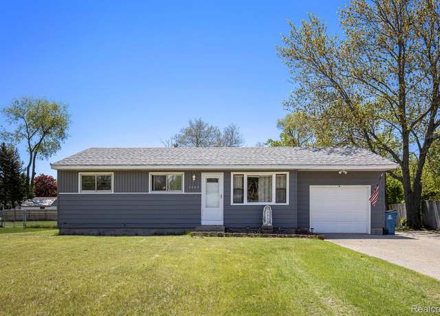 Property at 2263 Lawnel Ave, Norton Shores, MI 49441, 4 beds, 1.5 baths