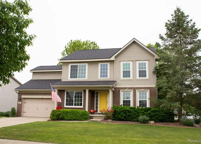 Property at 9180 Springwood Ct, Howell, MI 48843, 4 beds, 2.5 baths