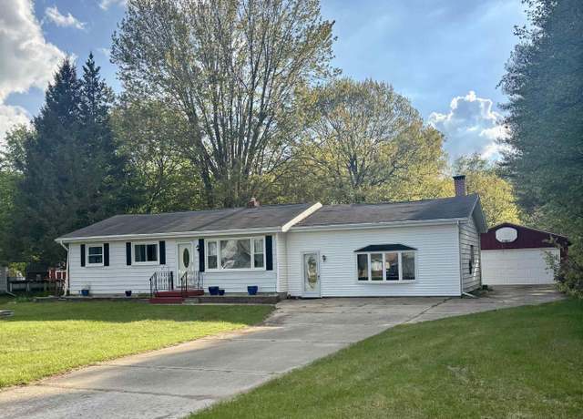 Property at 3325 N Range St, Port Huron, MI 48060, 4 beds, 1 bath