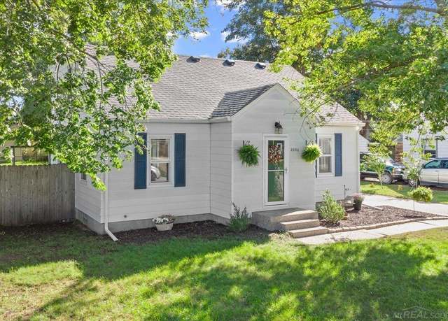 Property at 2330 Golden St, Wyoming, MI 49519, 4 beds, 1 bath