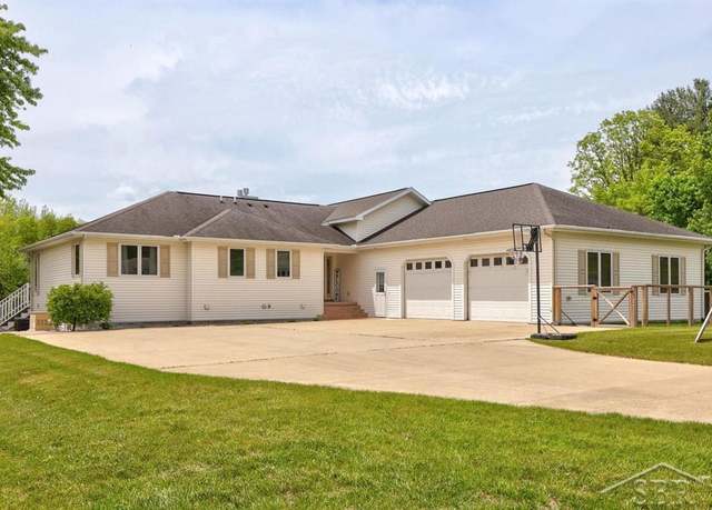 Property at 681 Quillett Dr, Beaverton, MI 48612, 4 beds, 3 baths