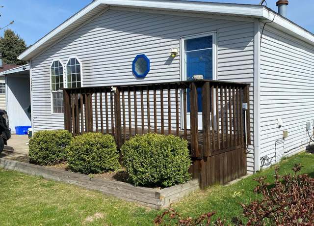 Property at 1305 Pineview Ln, Fremont, MI 49412, 3 beds, 2 baths