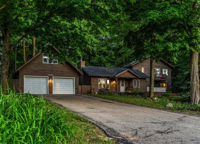 Property at 5540 Golf Meadows Dr, Bellaire, MI 49615, 5 beds, 2.5 baths