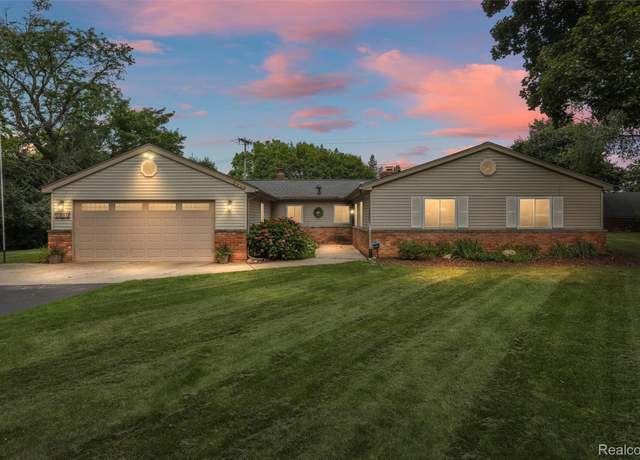 Property at 5908 Burnham Rd, Bloomfield Hills, MI 48302, 4 beds, 3 baths