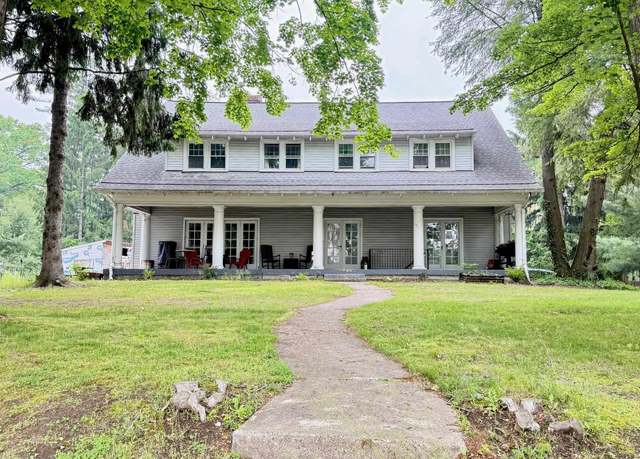 Property at 5420 Brunswick Blvd, Waterford, MI 48327, 7 beds, 5 baths