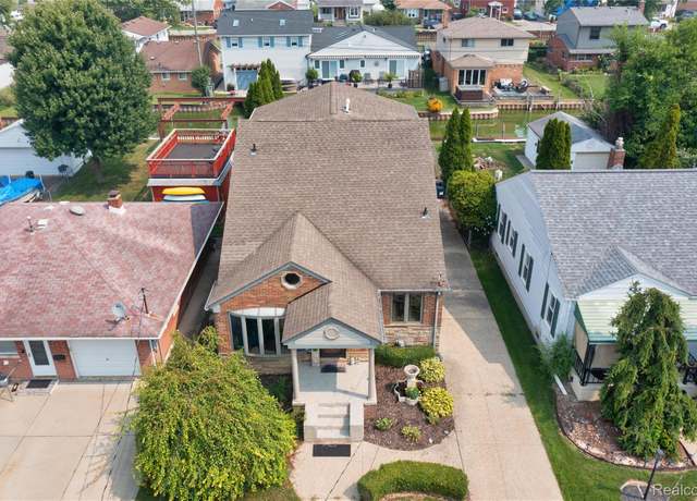 Property at 22501 Maple St, St Clair Shores, MI 48081, 4 beds, 2.5 baths