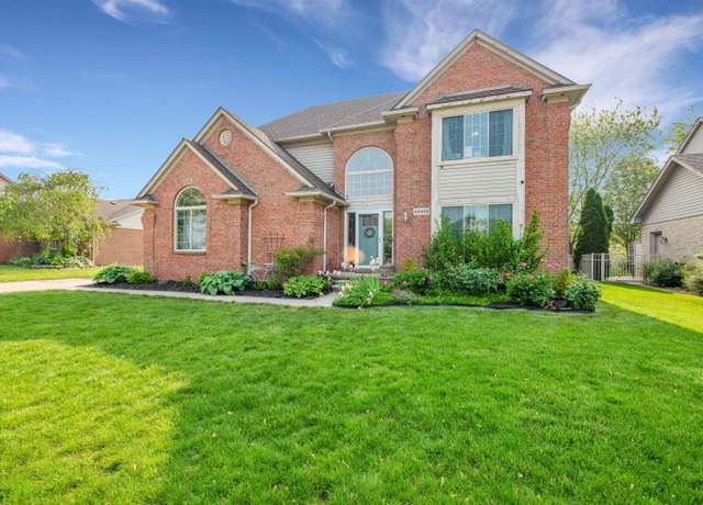 Property at 52409 Creek Ln, Chesterfield, MI 48047, 3 beds, 3 baths