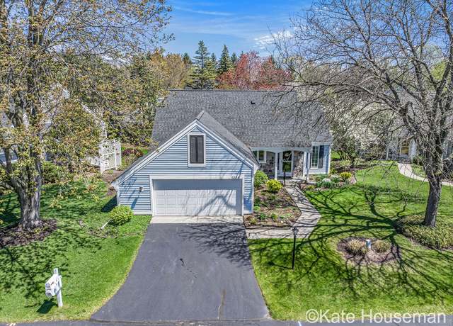 Property at 1334 Thornberry Ct W, Grand Rapids, MI 49546, 2 beds, 2.5 baths