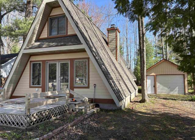 Property at 2050 Hiawatha Dr, Cadillac, MI 49601, 3 beds, 1 bath