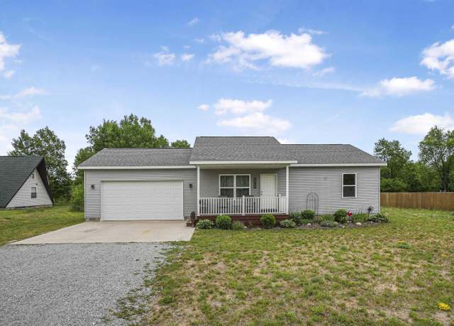 Property at 870 Seneca Pl, Cadillac, MI 49601, 3 beds, 2.5 baths
