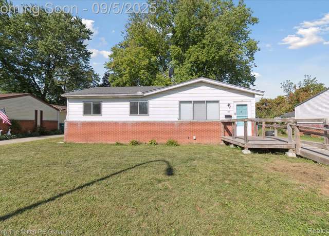 Property at 1336 Woodglen Ave, Ypsilanti, MI 48198, 3 beds, 1 bath